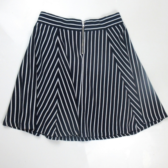 H&M Circle Skater Skirt Striped - Picture 4 of 6
